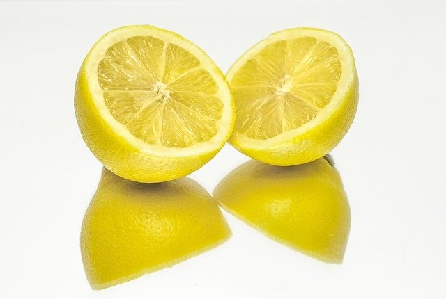 Best Cleansing Fruit - Lemons