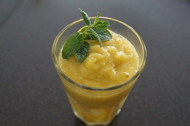 Mango Bee Pollen Smoothie