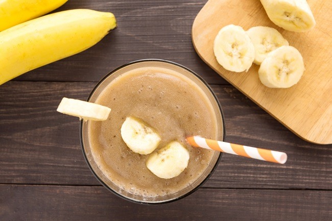 Banana cacao powder smoothie